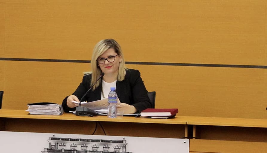 Falsifikim dhe deklarim të rremë/ SPAK dërgon për gjykim anëtaren e KPK, Etleda Çiftja