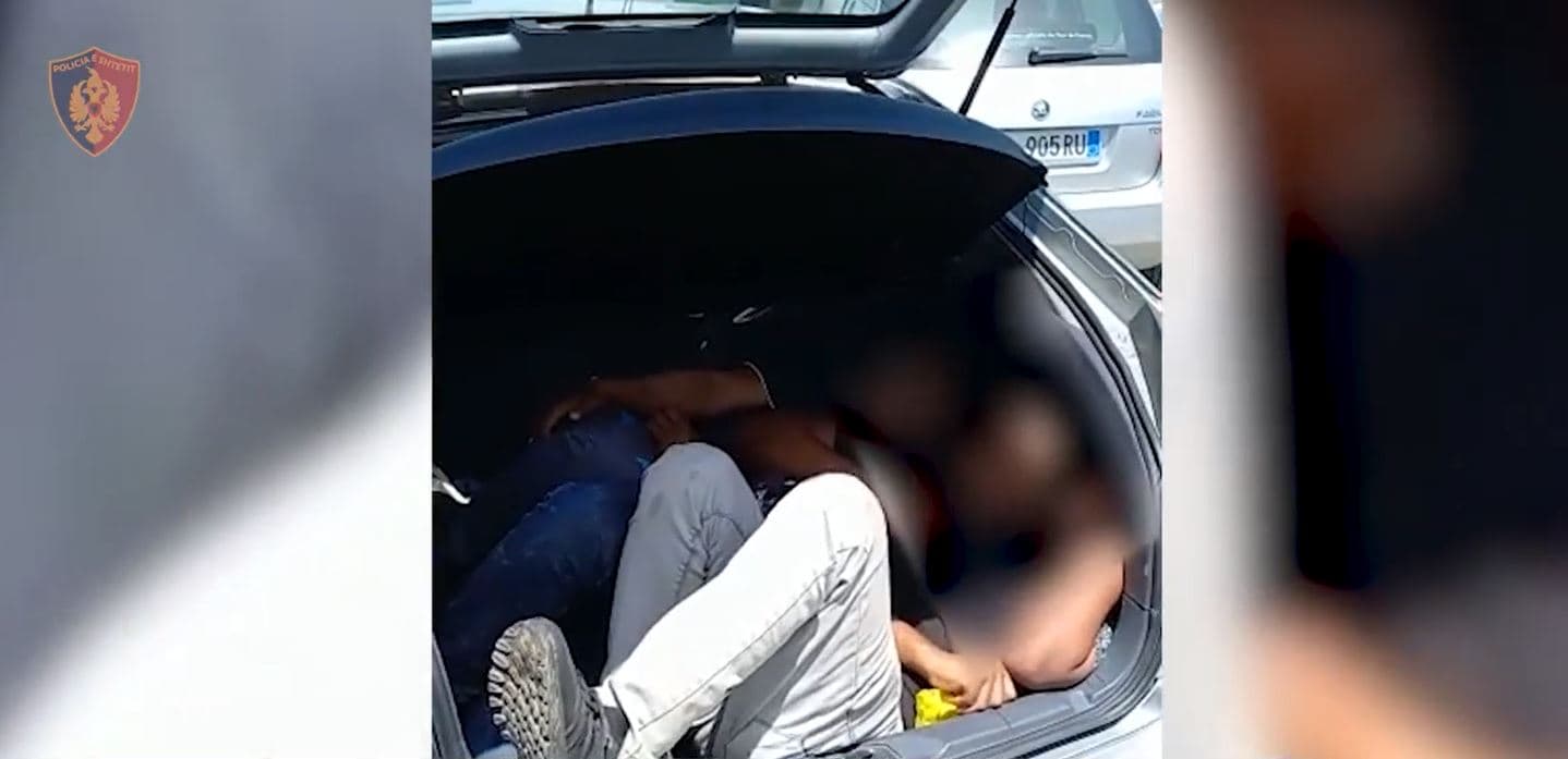 Me klandestinë në bagazhin e makinës, dy të arrestuar në Elbasan 