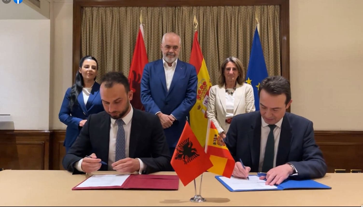 Shqipëria firmos memorandum mirëkuptimi për gazin me Spanjën