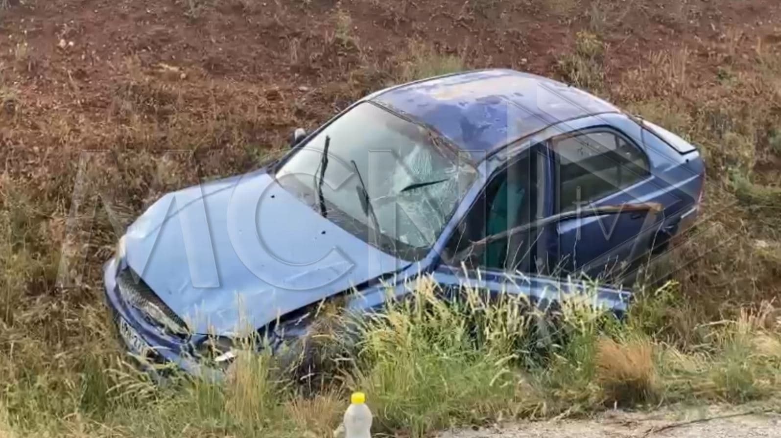 Makina del nga rruga në Bilisht-Kapshticë, humb jetën një person/ Emri (VIDEO) 
