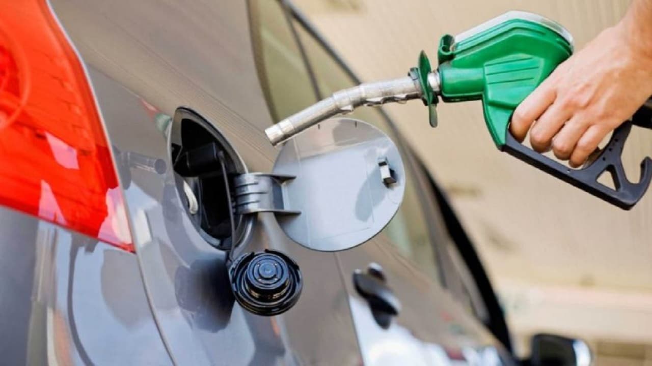 Ulen çmimet e karburanteve, ministrja e Financave tregon sa do të shitet nafta dhe benzina