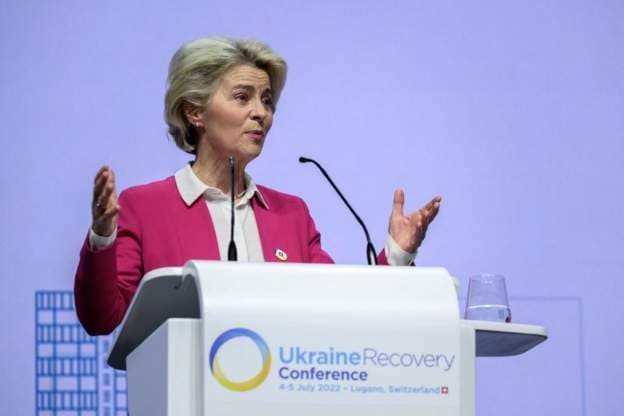 Von der Leyen: Ne nuk mund të lejojmë Rusinë të minojë ekzistencën e Ukrainës