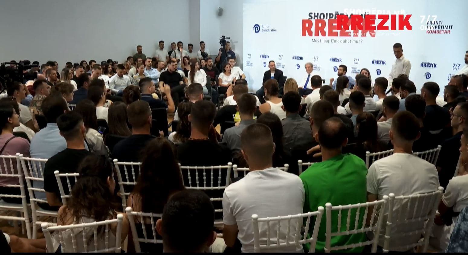 Berisha takim me të rinjtë e FRPD-së:  Politika e Ramës solli një komb në shkretëtirë