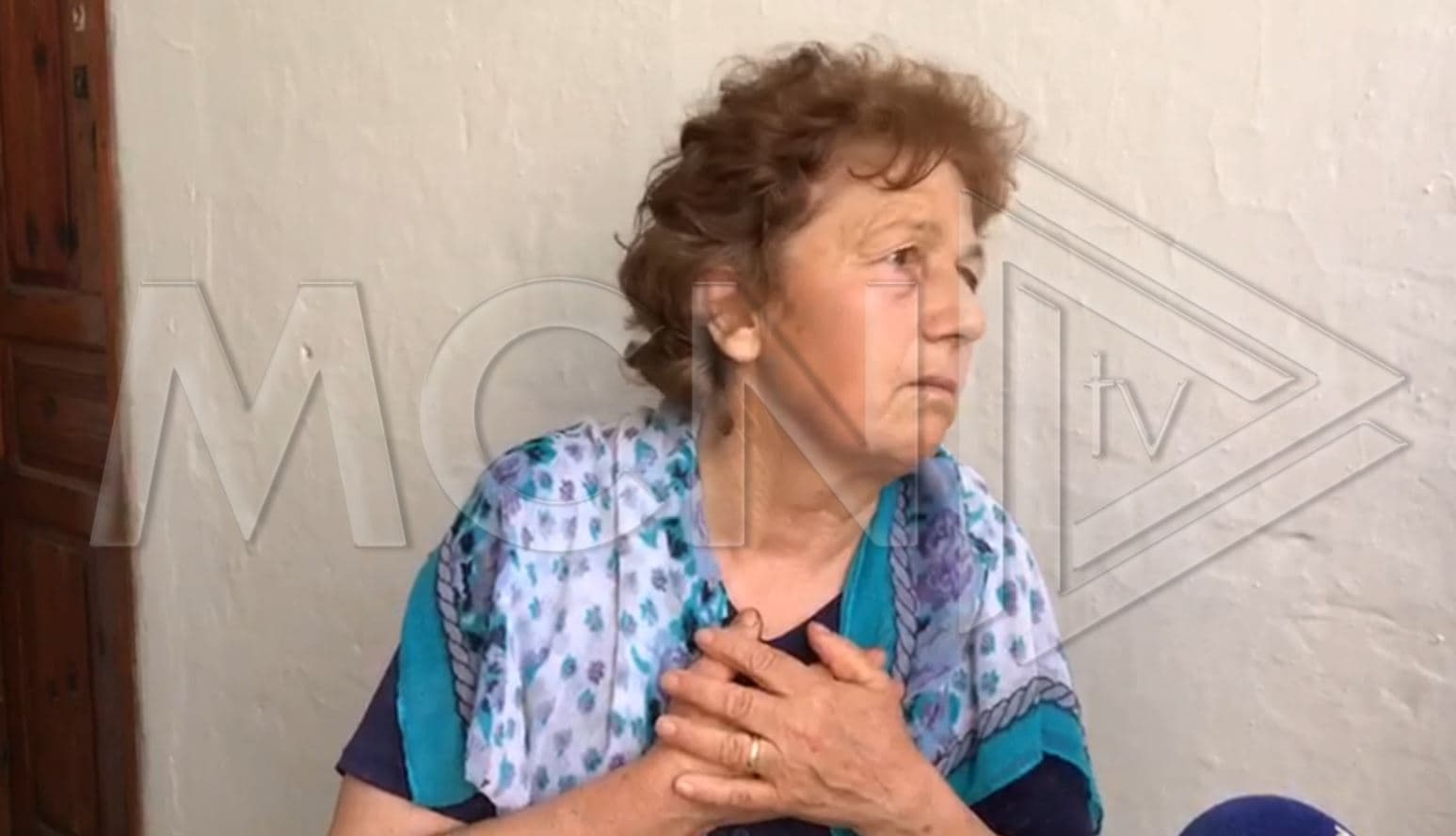 Djali plagosi nënën/ Flasin fqinjët: Ishte çun i urtë, të vriste Zoti për të (VIDEO)
