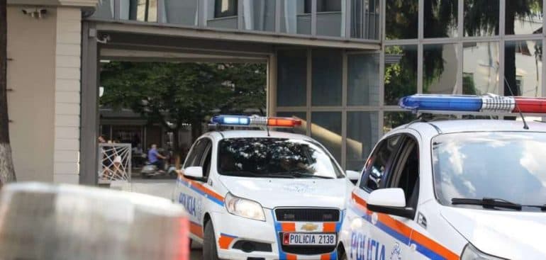 Akuza për mashtrim dhe dhunë në familje, 6 persona përfundojnë në pranga