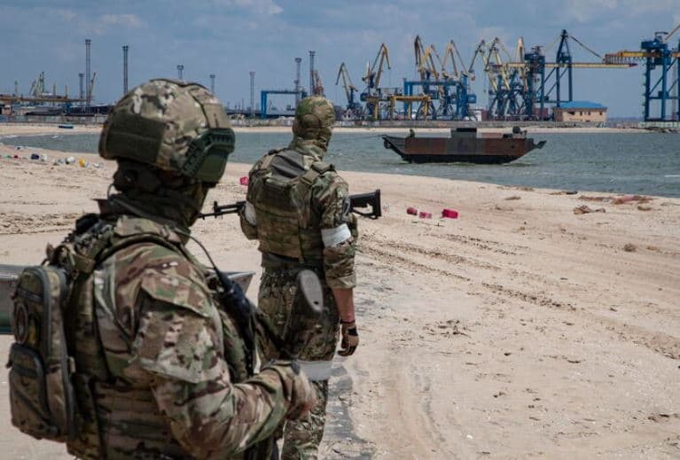 Mariupol/ Separatistët sekuestrojnë dy anije të huaja: Janë në pronësi të shtetit