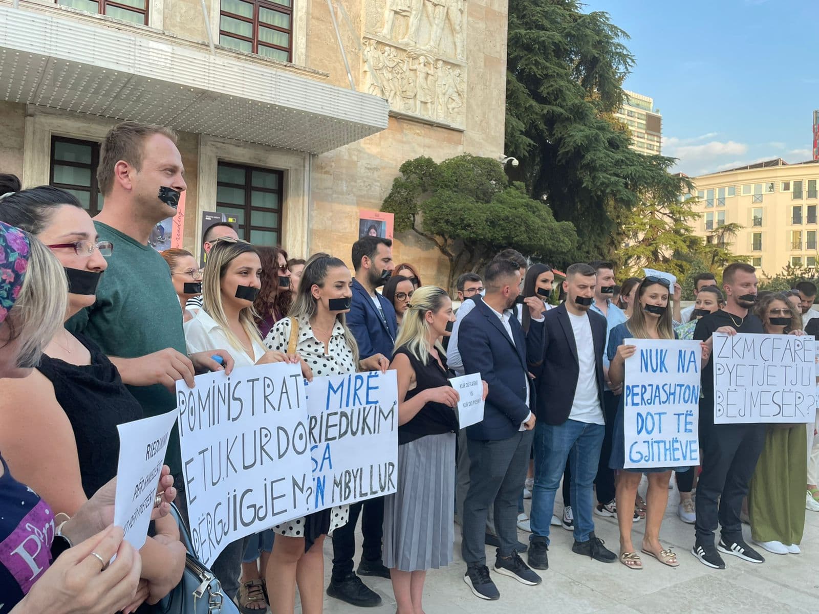 “Riedukimi” i gazetarit/ Organizatat ndërkombëtare, letër Ramës: Hiqi kufizimet ndaj gazetarëve