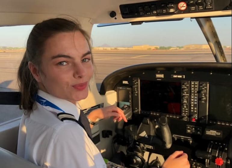 Pilotja 21-vjeçare humb jetën pasi u pickua nga një mushkonjë