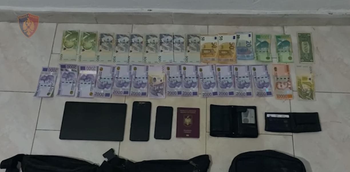 Vodhi para në një makinë në Sarandë, “Silence” vë në pranga të dyshuarin