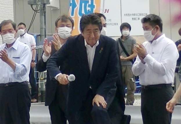 Iu bë atentat, ish-kryeministri japonez Shinzo Abe ndërron jetë në spital