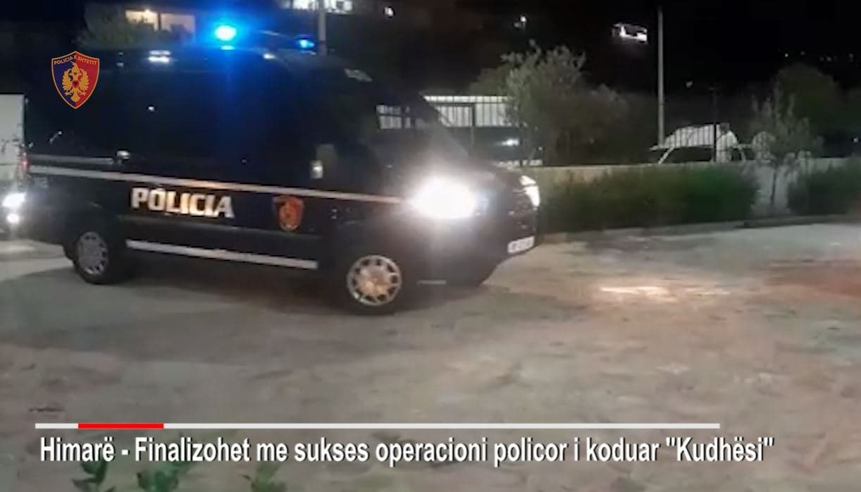 Po transportonin 8 emigrantë të paligjshëm drejt Tiranës, arrestohen dy të rinj 