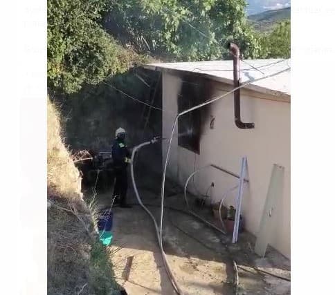   Shpërthen bombola e gazit në Vlorë, shkrumbohet banesa