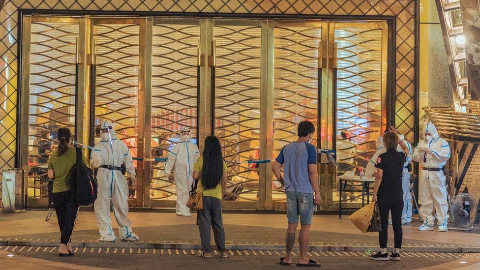 Macau mbyll kazinotë pas shpërthimit të Covid