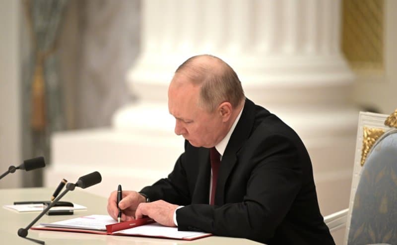 Rusia zgjeron hartën, të gjithë banorët e Ukrainës mund të marrin shtetësinë ruse