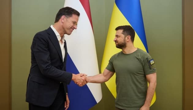 Rutte takon Zelenskyn: Holanda e gatshme të mbështesë Ukrainën