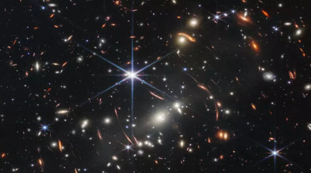 Fotoja e parë e shkrepur nga teleskopi Webb zbulon më shumë për universin tonë