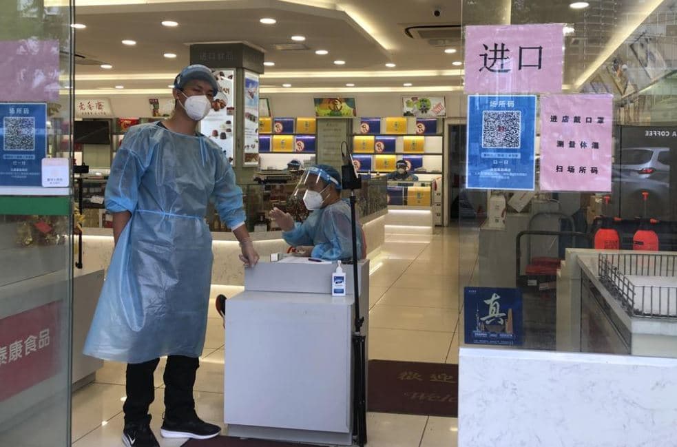 Covid në Hong Kong, ata që janë në karantinë do të monitorohen me byzylykë elektronikë