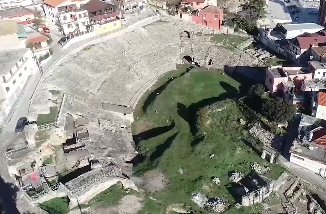 Durrës, restaurimi i amfiteatrit prek edhe banesat (VIDEO)