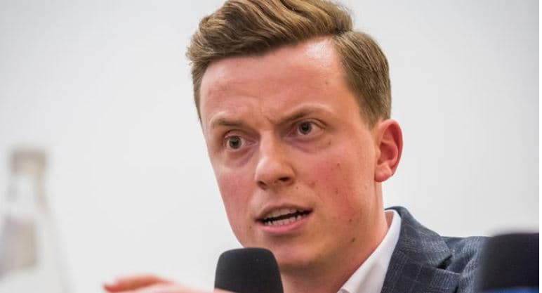 Deputeti gjerman: Për demokracinë protestat janë në rregull. Shqipëria dhe Maqedonia të jenë bashkë në rrugën e integrimit