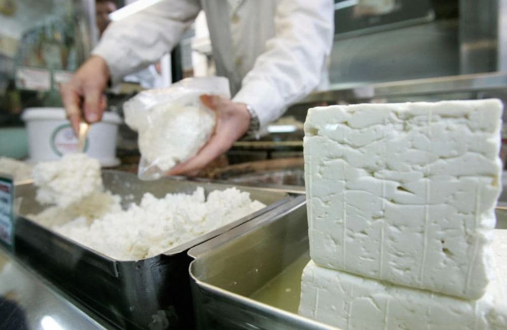 Greqia dhe Danimarka “përplasen” në gjykatë për djathin feta