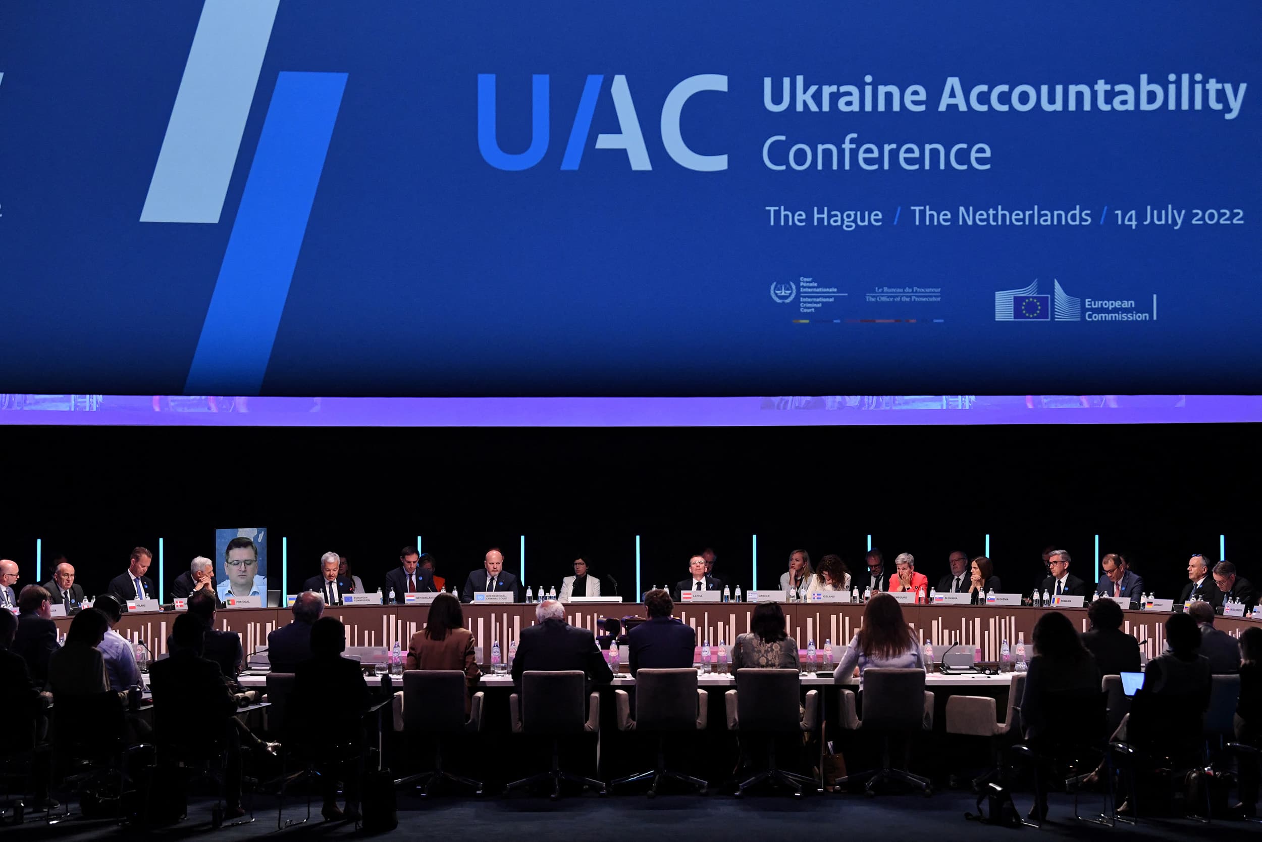 Nis në Hagë konferenca për krimet e luftës me prokurorët ukrainas dhe GJNP
