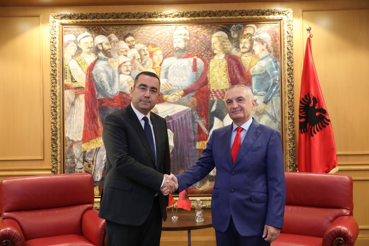 Meta pret ambasadorin e ri turk: Të shtrijmë bashkëpunimin mes dy vendeve, në të gjitha fushat