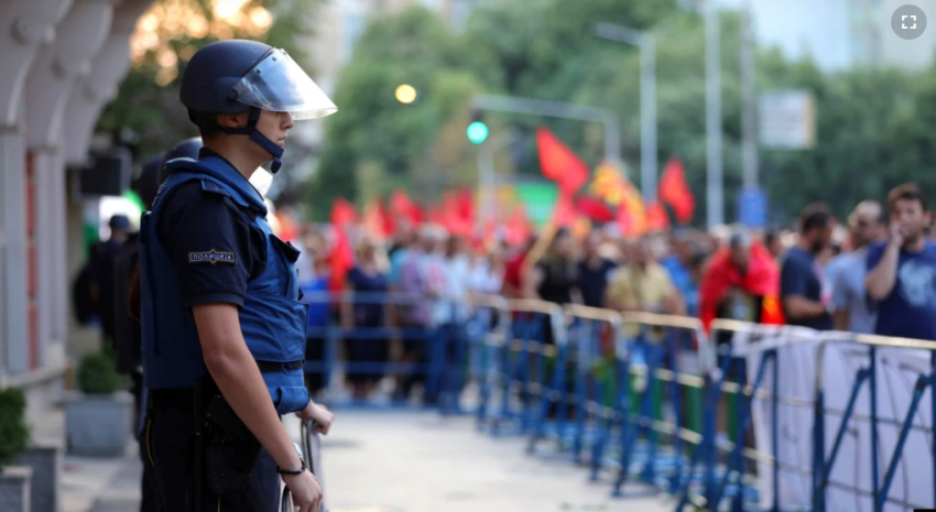 Propozimi francez sot në Kuvendin e Maqedonisë së Veriut, opozita vijon protestat
