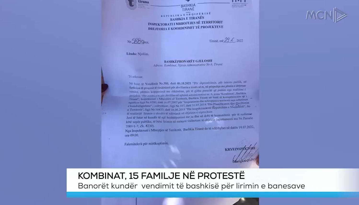 15 familje në Kombinat në protestë, kundër vendimit të bashkisë për lirimin e banesave (video)