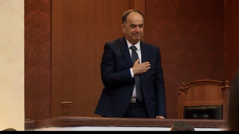 Një javë nga betimi i presidentit të ri, përgatitjet e 24 korrikut për Bajram Begajn (VIDEO)