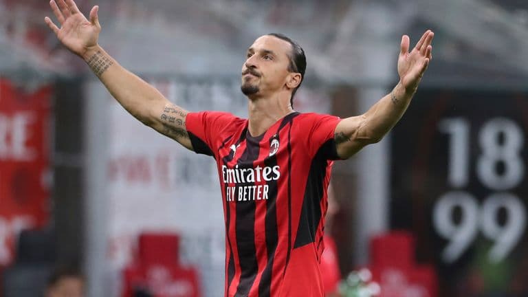 Zyrtare, Ibrahimovic rinovon me Milanin