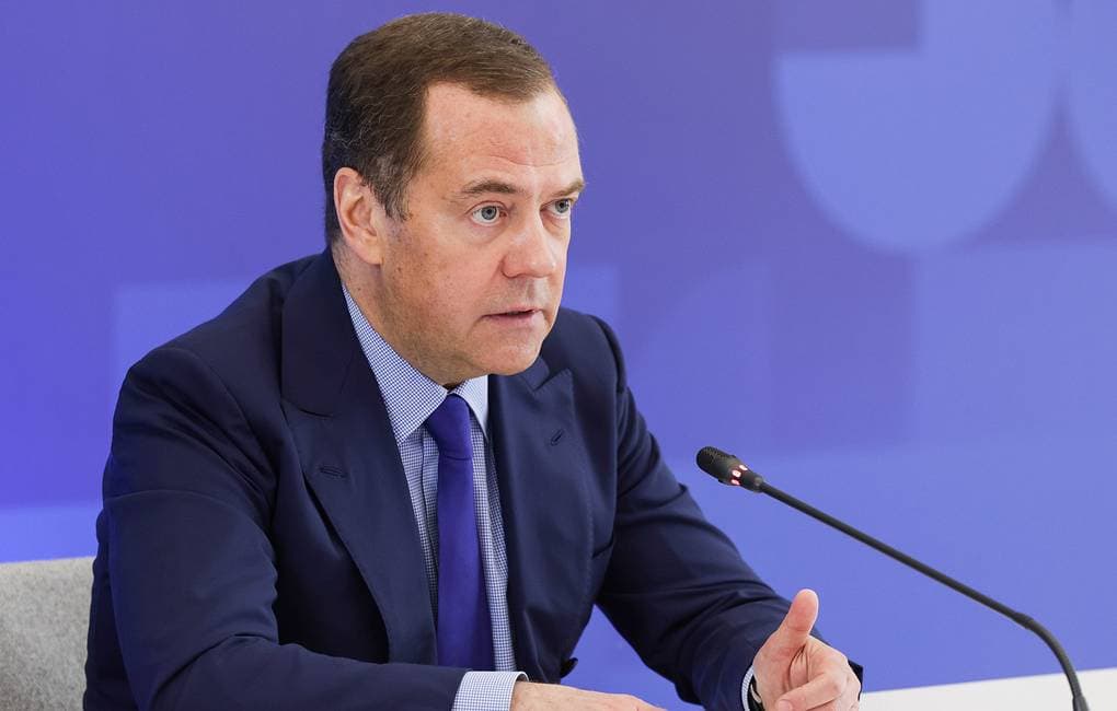 Medvedev: Biden, një gjysh me demencë!