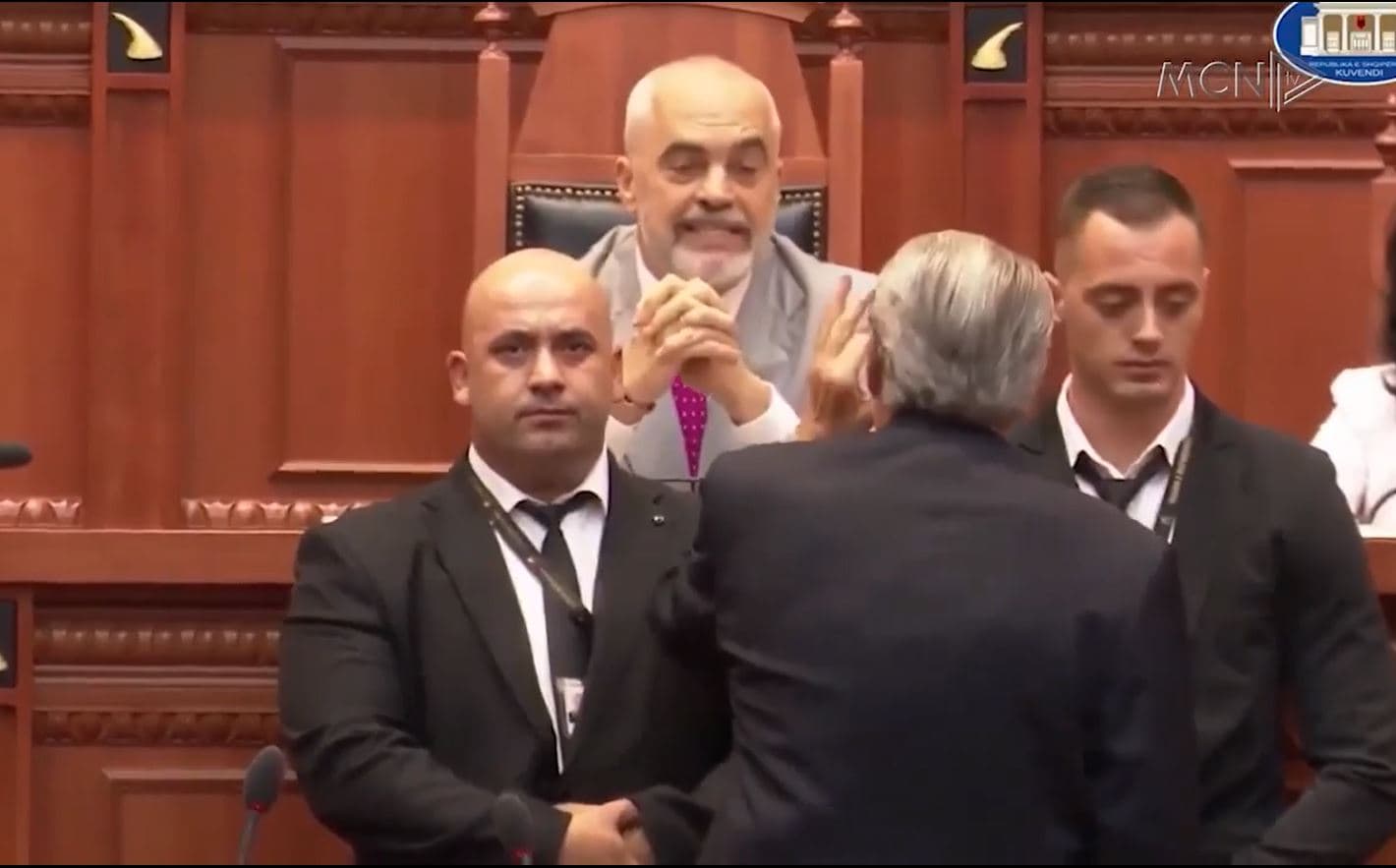 “Luftë” për Kosovën mes Ramës dhe Berishës (VIDEO)
