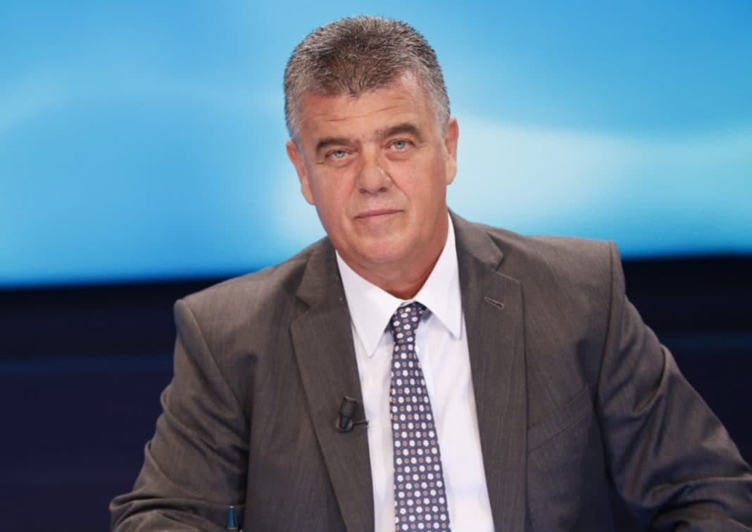 Lefter Koka lë qelinë, transferohet në spitalin e burgut në Tiranë