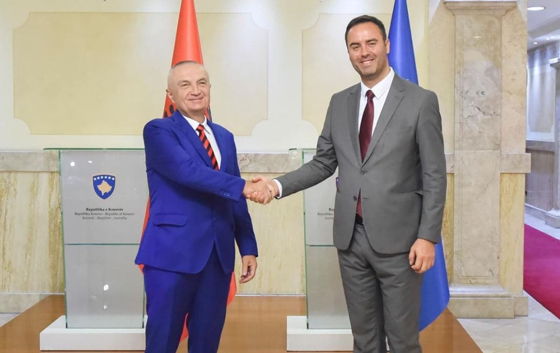 Meta takon Konjufcën: Shqipëria të marrë shembull nga Kosova, ka llogaridhënie qeverisëse