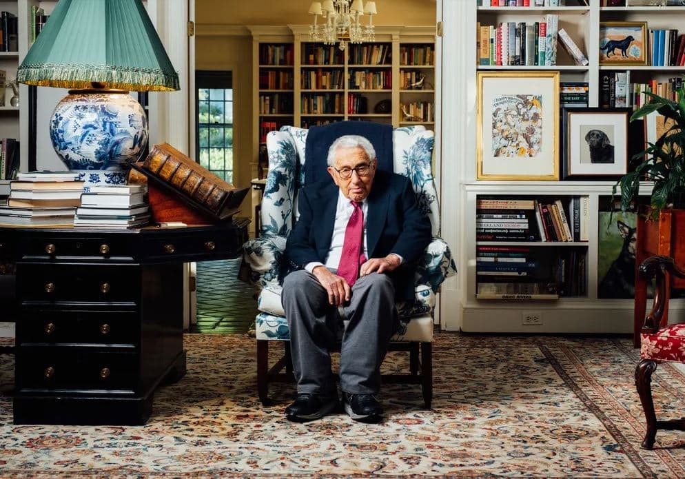 Henry Kissinger: Nuk ka shembull të mirë historik për luftën në Ukrainë