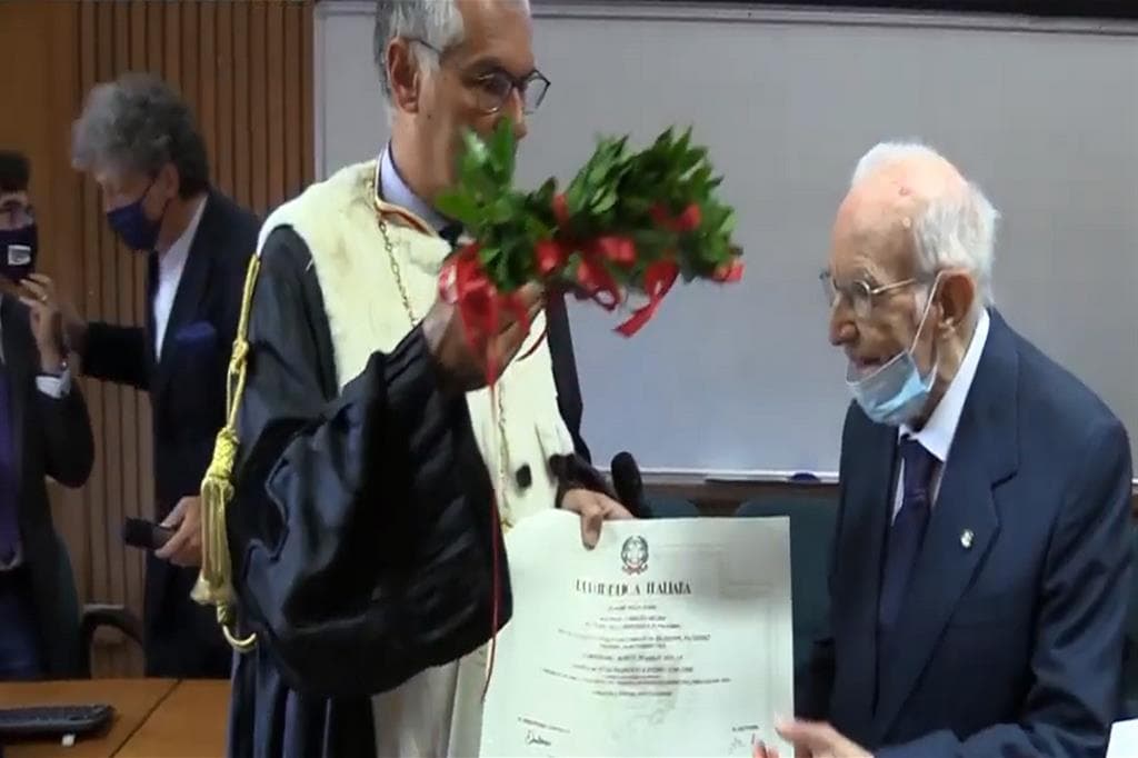 Një 99-vjeçar diplomohet në filozofi në Universitetin e Palermos