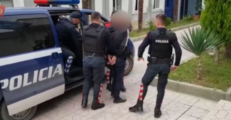 Nuk iu bind urdhrit të policisë për të ndaluar, arrestohet 47-vjeçari në Kurbin, mbante me vete municion luftarak 