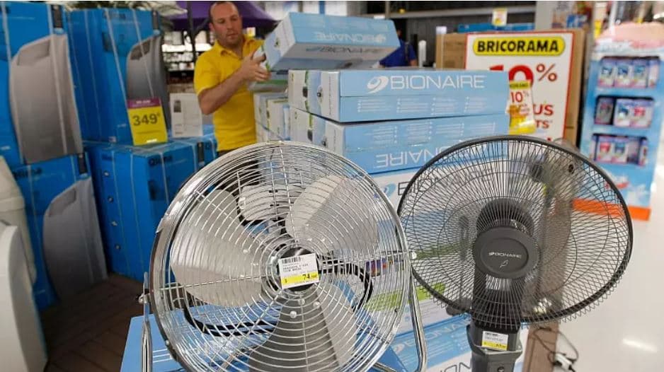 Masa e re në Francë, 750 € gjobë dyqaneve që mbajnë dyert hapur me kondicionerët ndezur