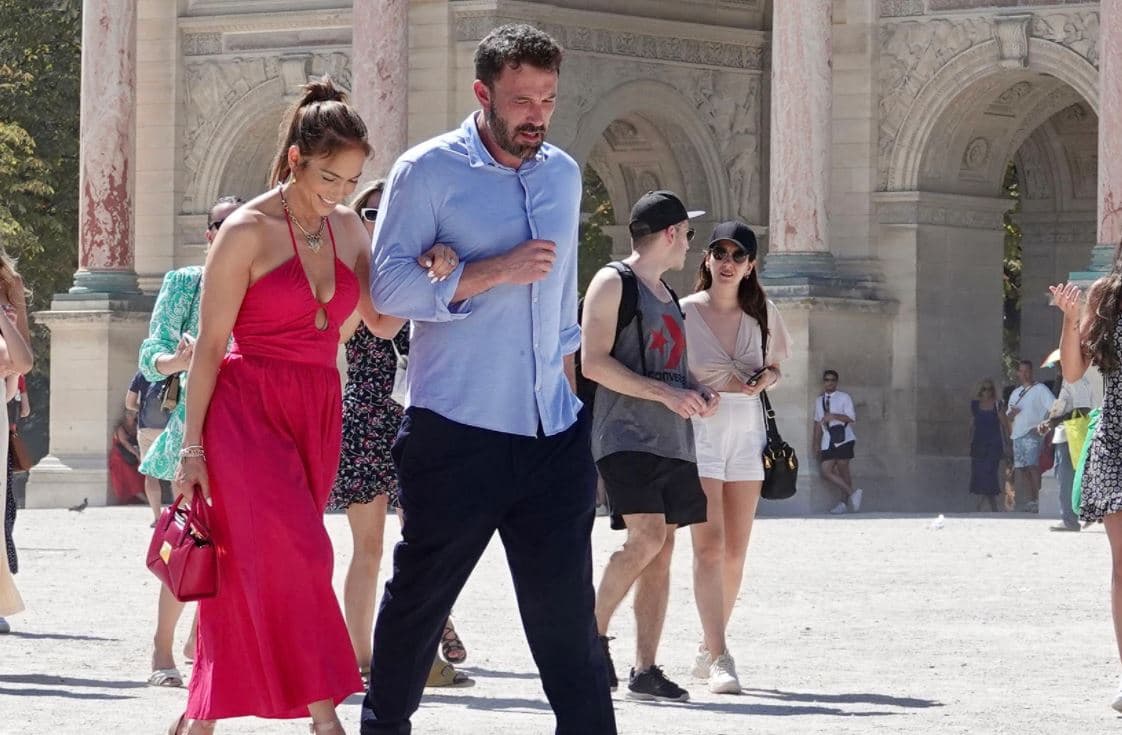 Jennifer Lopez feston ditëlindjen e 53-të në Paris (FOTO)