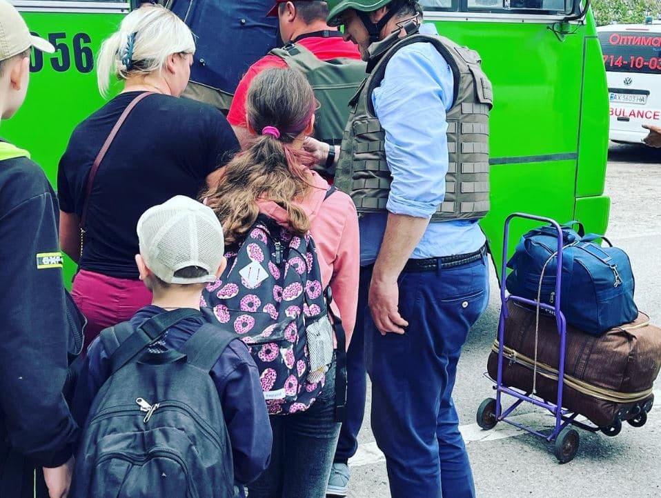 Zyrtari ukrainas: Më shumë se 5 mijë qytetarë janë bllokuar në postbllokun e Zaporizhzhias