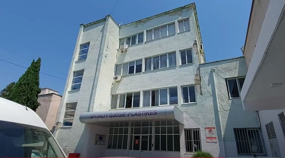 Spitali i rrezikshëm në QSUT, ende pa zgjidhje që pas tërmetit të 2019-s