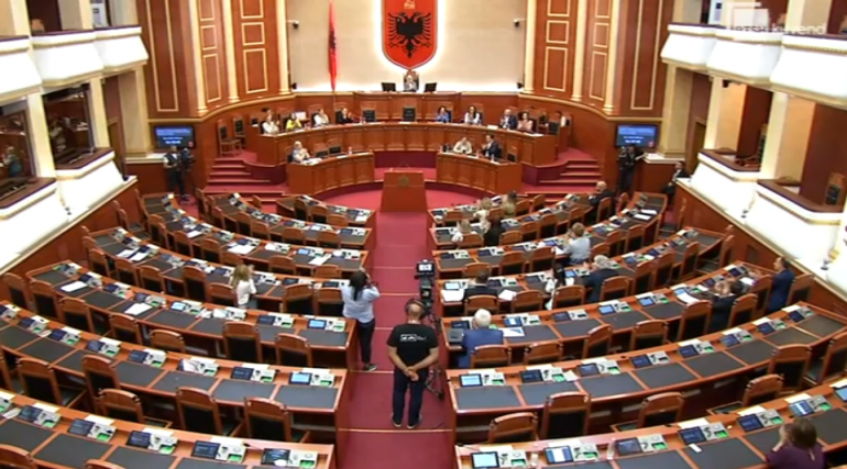 Ndryshimet në qeveri, Kuvendi mblidhet sot në seancë të jashtëzakonshme