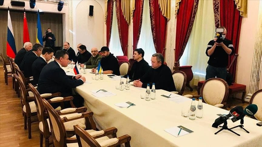 Turqia: Jemi gati për të pritur një takim mes Kievit dhe Moskës
