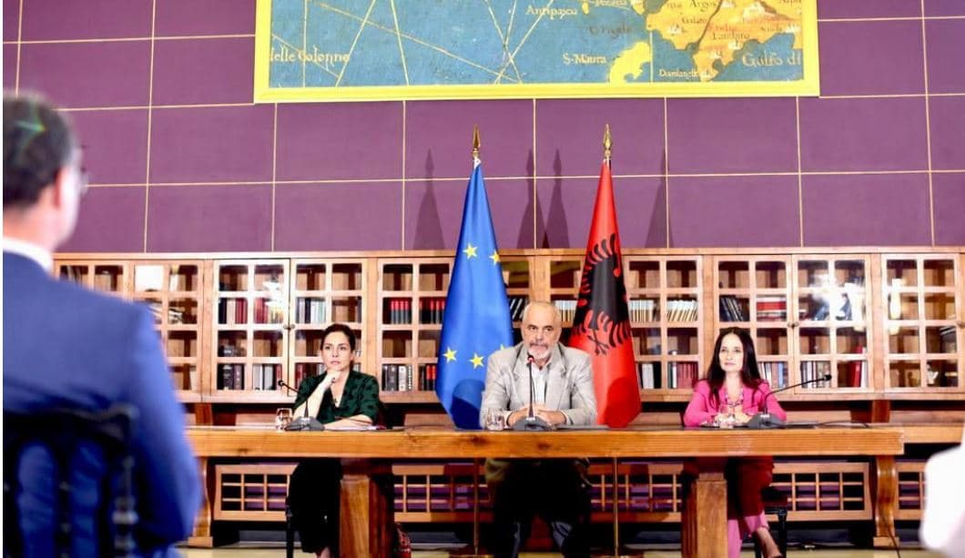 Rama takon ekipin e negociatorëve shqiptarë: T’i japim jetë një Këshilli ndërministror për çështjet evropiane (Video)