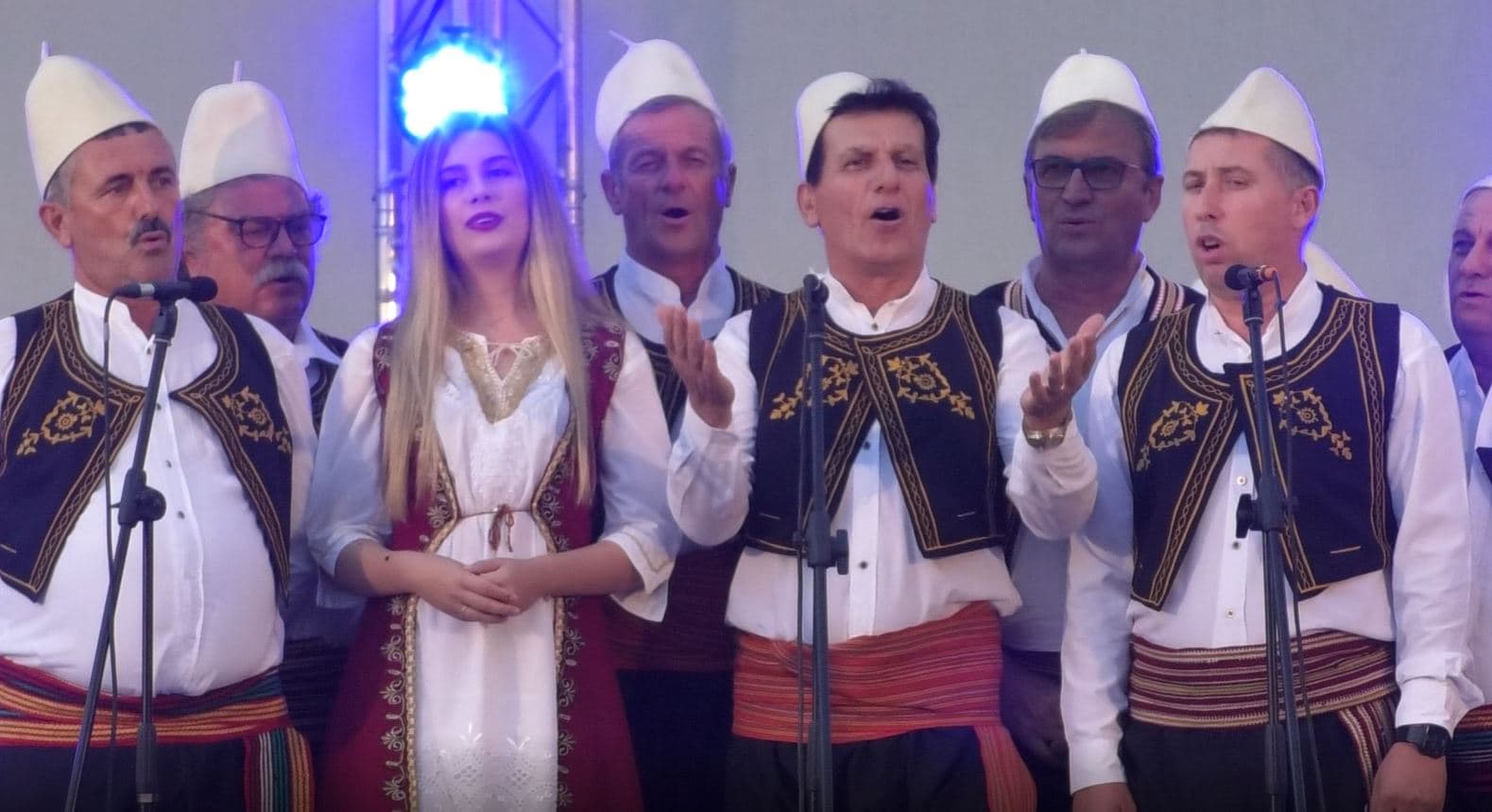 Vlora çel siparin e Festivalit Folklorik “Kënga Labe”, Sinaj: Kjo traditë duhet të shkojë në breza