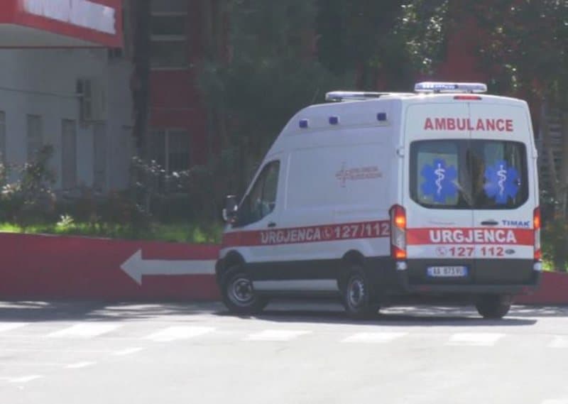 Sherri mes fqinjëve përfundon me një të vdekur në Tiranë, pranga të dyshuarit