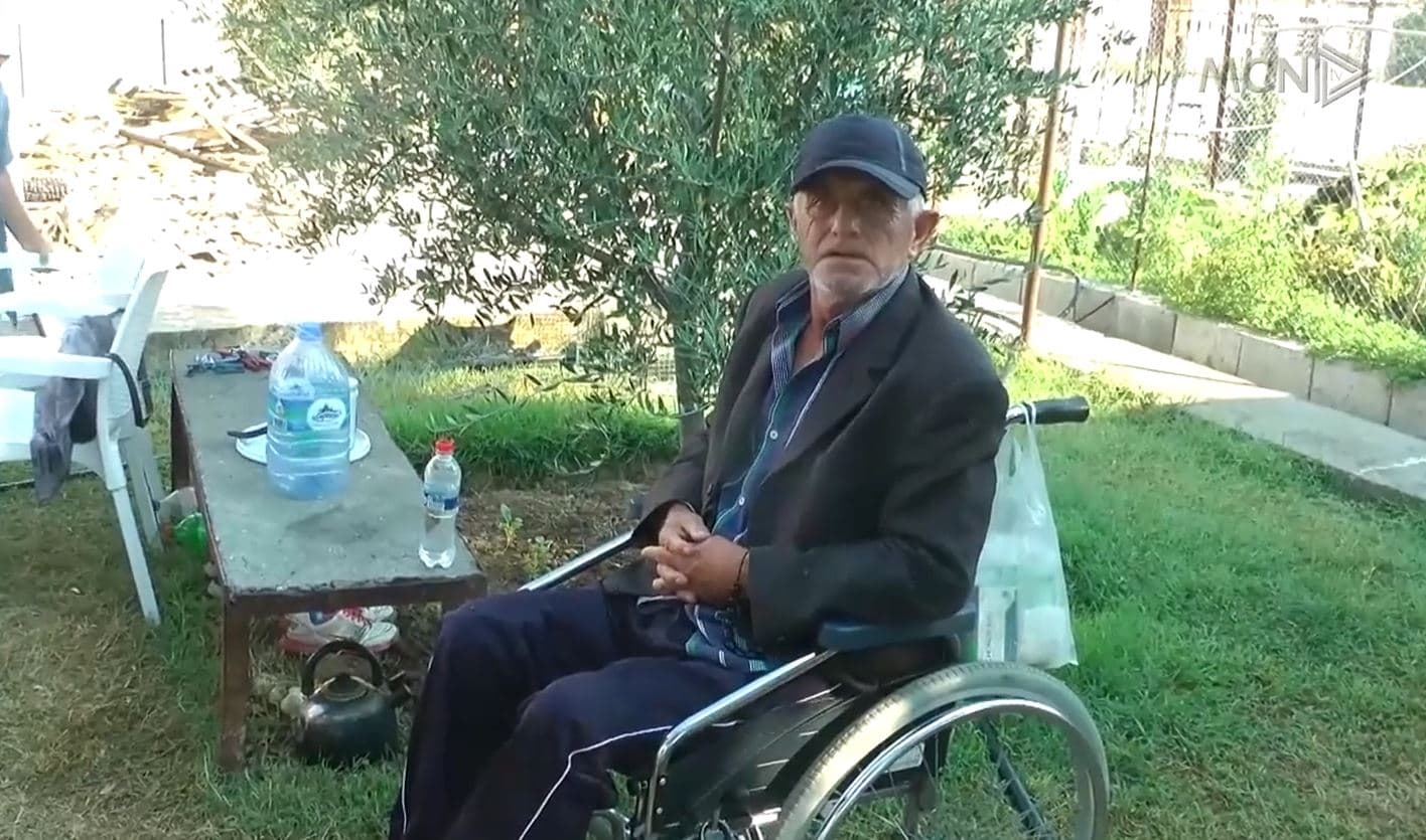 Familja me 6 anëtarë në qiell të hapur (VIDEO)