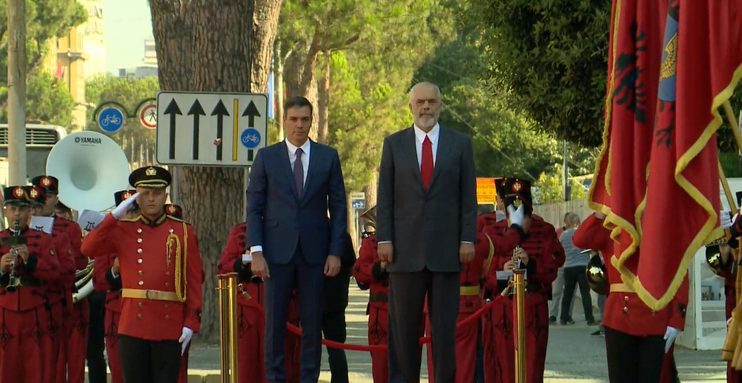 Kryeministri i Spanjës vizitë zyrtare në Tiranë, pritet nga Rama