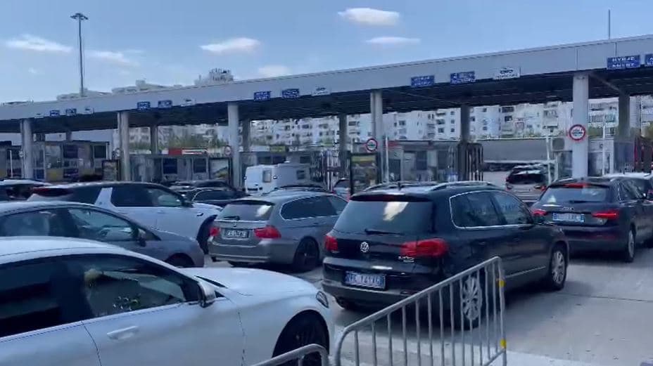 Porti i Durrësit/ Rritet ndjeshëm numri i udhëtarëve që vijnë me traget nga Italia