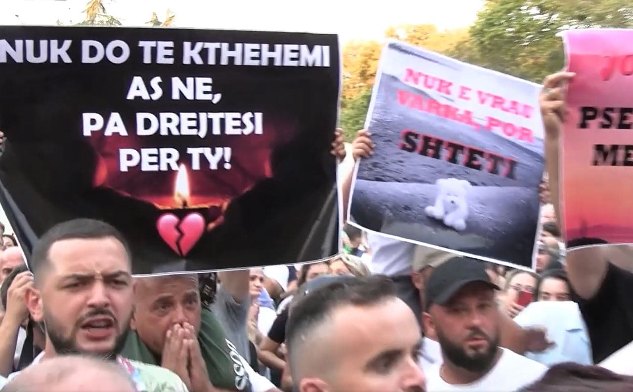 “Protestë kundër vrasjeve shtetërore”/ Baçi: Duhet një dorëheqje në bllok e kryeministrit dhe qeverisë (VIDEO)